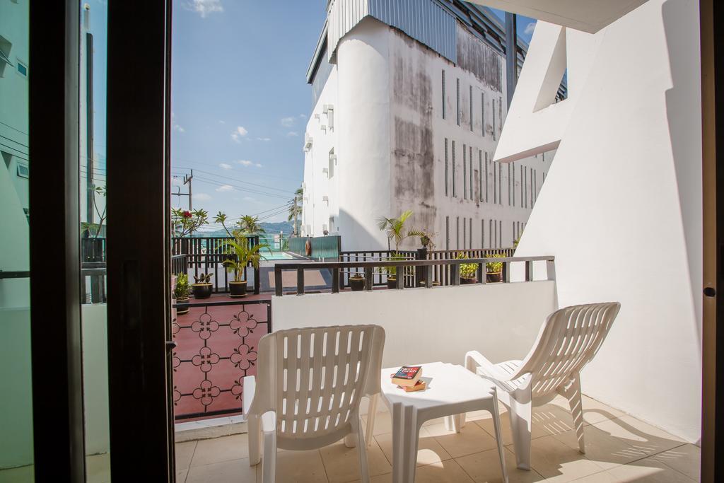 Patong Swiss Hotel Beach Front Пхукет Екстер'єр фото
