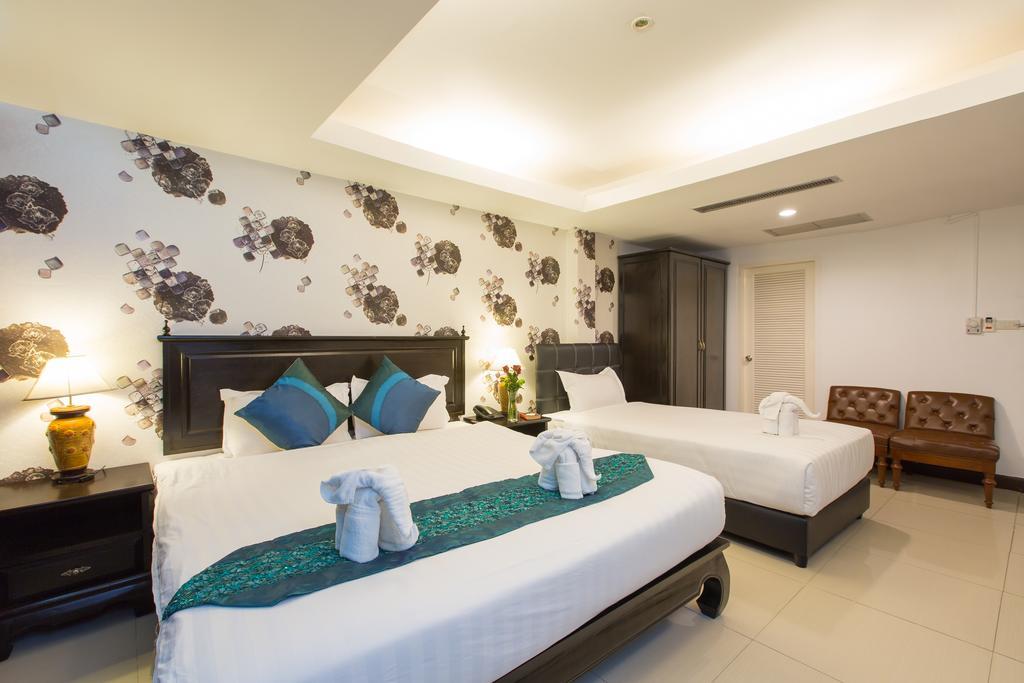 Patong Swiss Hotel Beach Front Пхукет Екстер'єр фото