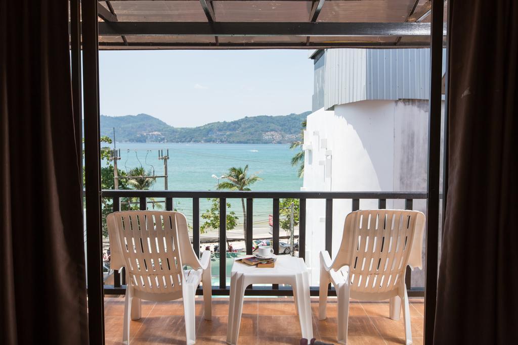 Patong Swiss Hotel Beach Front Пхукет Екстер'єр фото