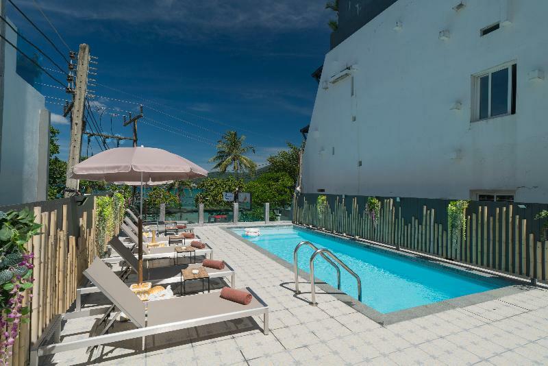Patong Swiss Hotel Beach Front Пхукет Екстер'єр фото