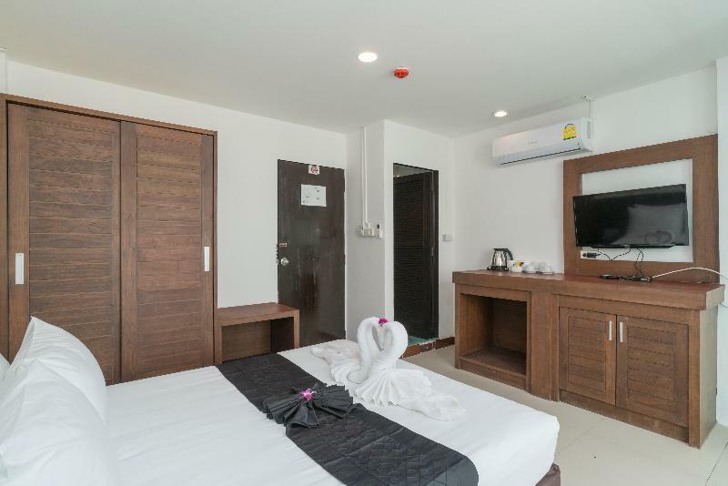 Patong Swiss Hotel Beach Front Пхукет Екстер'єр фото