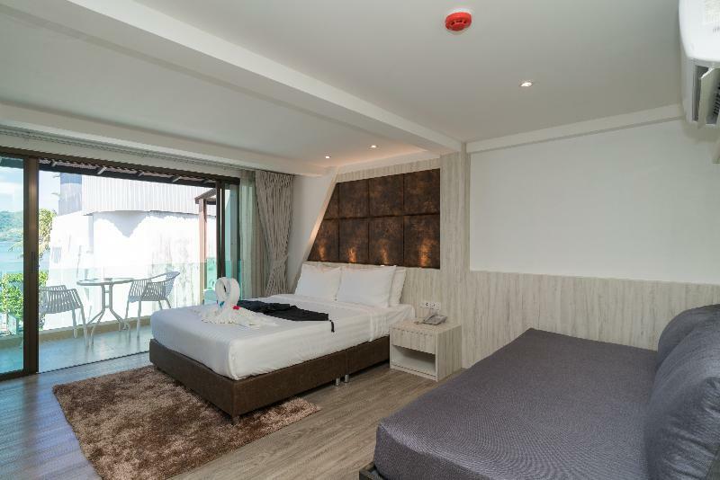 Patong Swiss Hotel Beach Front Пхукет Екстер'єр фото