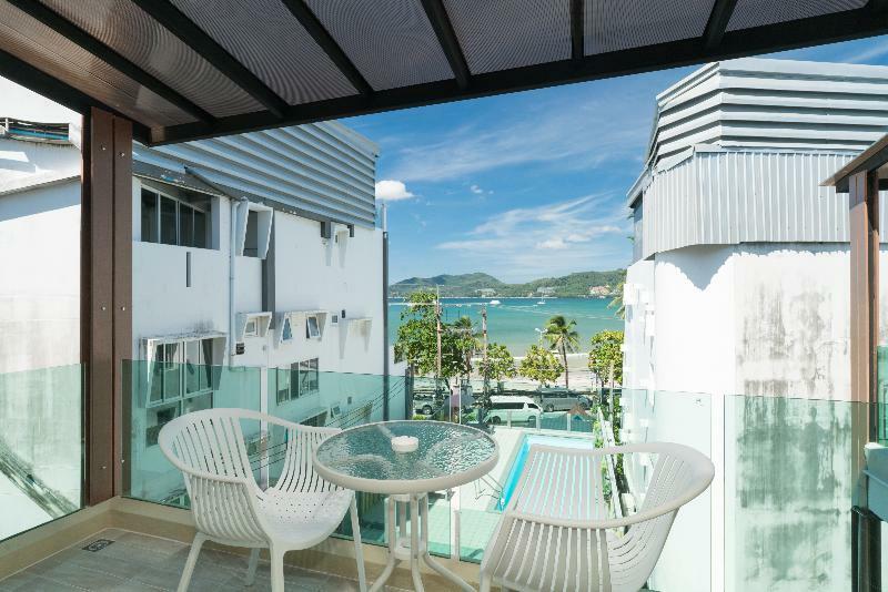 Patong Swiss Hotel Beach Front Пхукет Екстер'єр фото