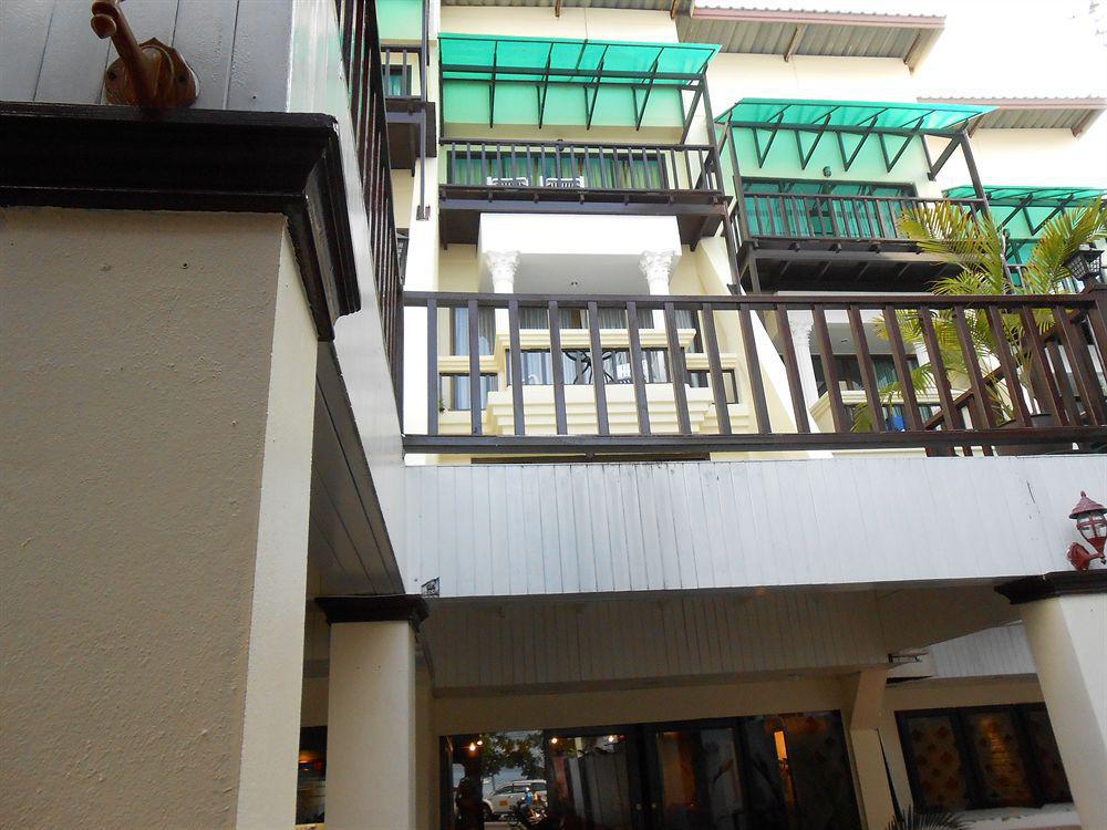 Patong Swiss Hotel Beach Front Пхукет Екстер'єр фото